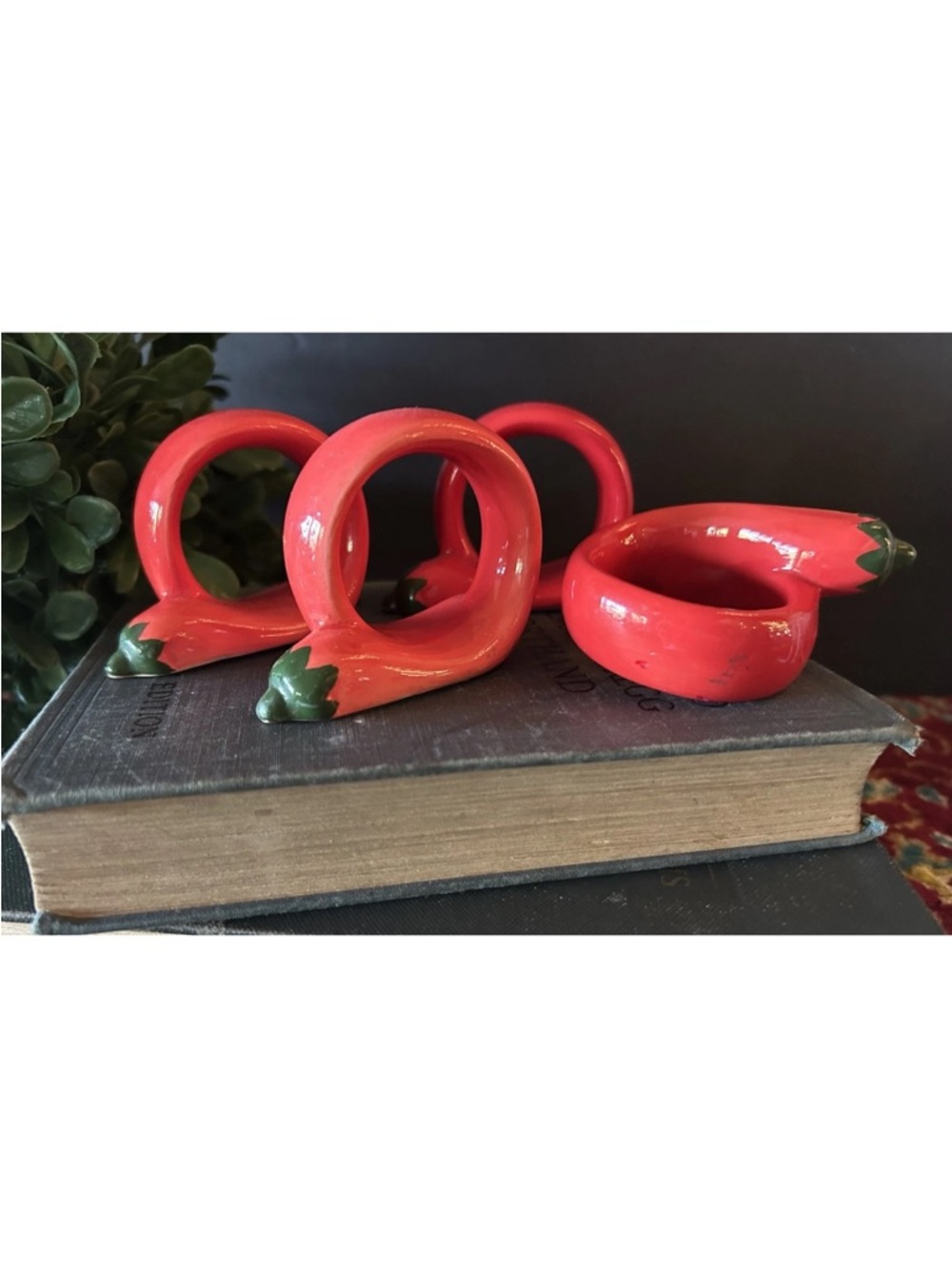 CINCO de MAYO Red Chili Peppers Napkin Rings Set of 4 Ceramic 3"‎ x 2.25" EC